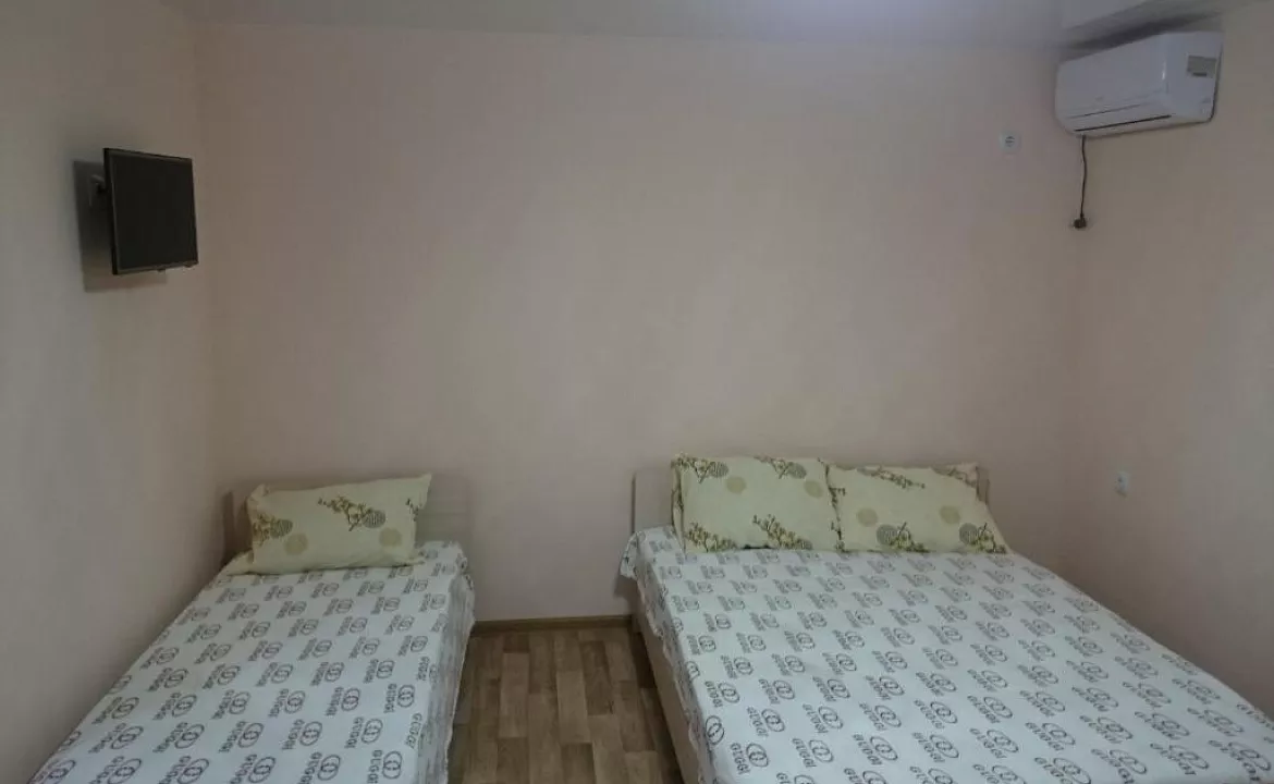 Стандартный четырехместный номер. Гостевой дом "На Изумрудной 45/1" . Лазаревское  Стандартный четырехместный номер. Гостевой дом "На Изумрудной 45/1" . Лазаревское