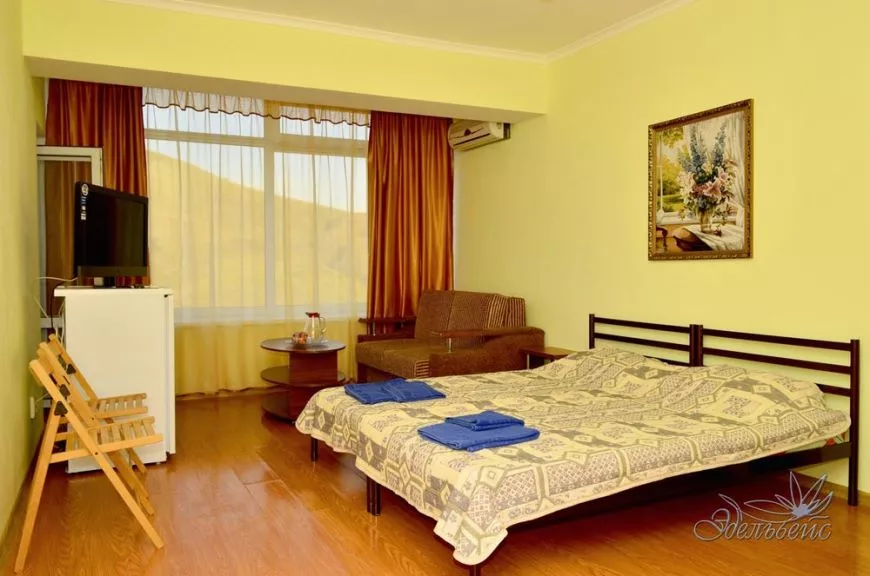 2-3-местный номер с балконом. Гостевой дом «Эдельвейс». Коктебель