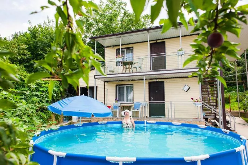 . Гостевой дом "Гостевые домики" . Горячий ключ