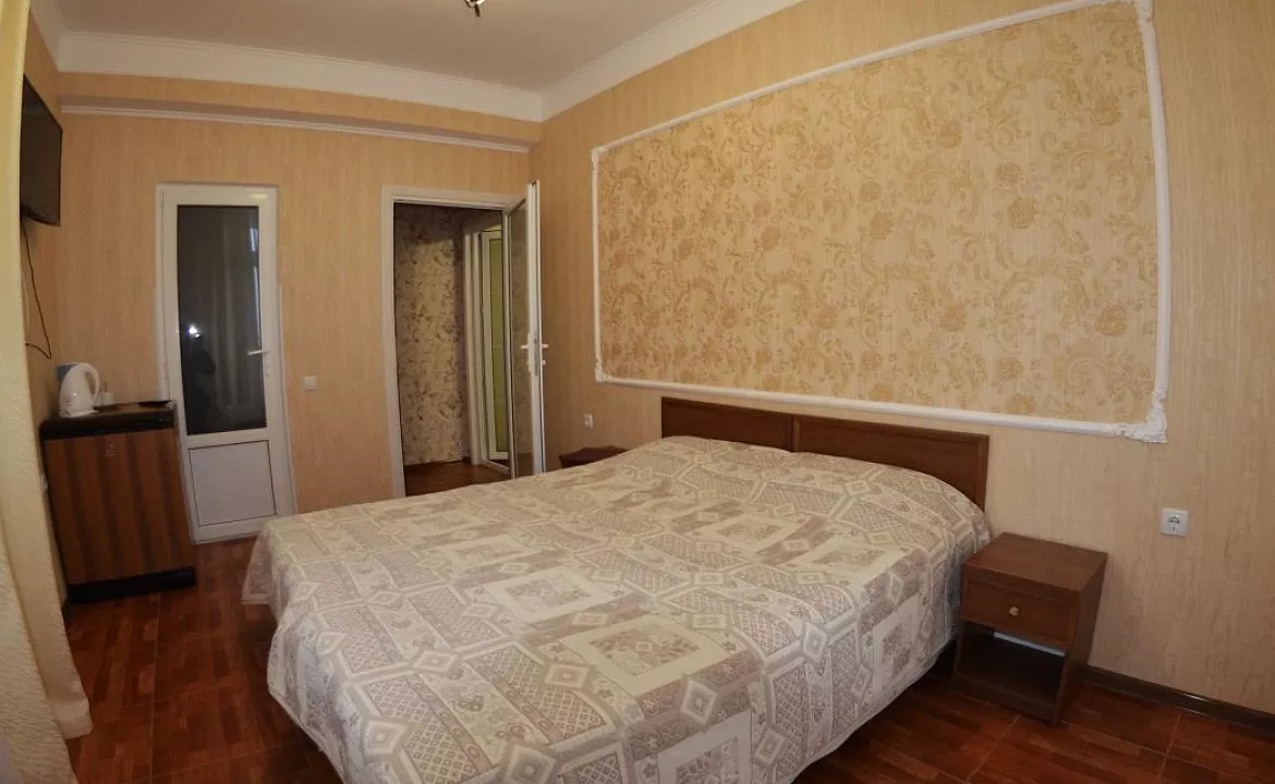 Двухкомнатный (2 и 3эт). Отель Гостевой дом «У Тещи-2». Феодосия