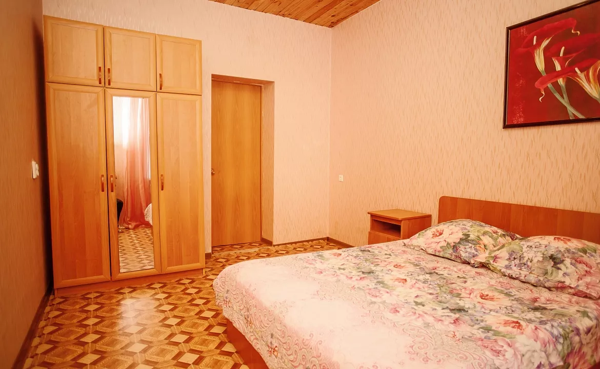 Трехкомнатный номер со своей кухней (2 этаж). Частный гостевой дом Лика. Архипо-Осиповка