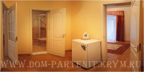 2-комнатные аппартаменты , 1-2 этаж. Гостевой дом Гостиный дом "Партенит". Партенит