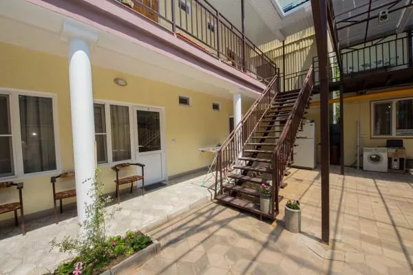 . Гостевой дом "У Любаши". Нижнее Джемете