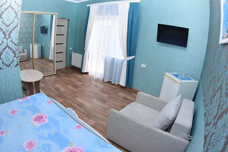 Полулюкс. Гостевой дом "Роман". Чайка