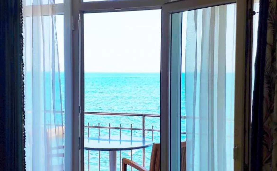 Однокомнатный полу-Люкс №5. Гостевой дом "Рай". Алушта