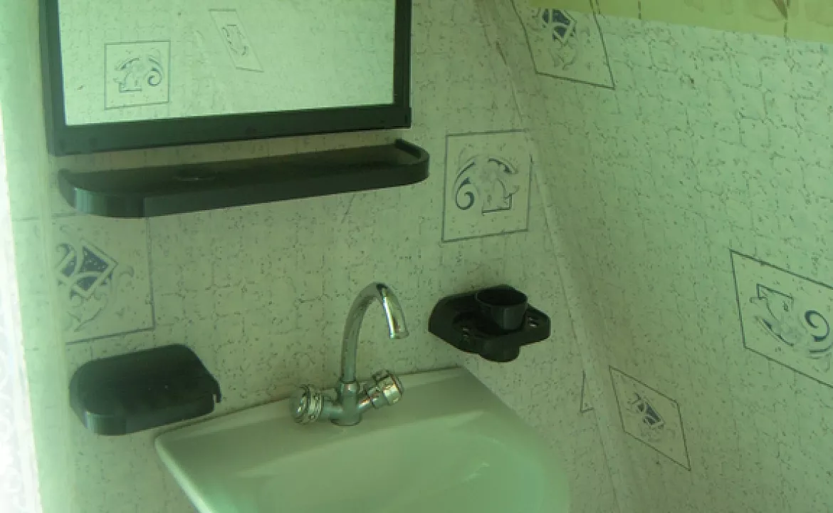 Отдельные комнаты с размещением от 1 до 4 человек. Частный сектор Отдых в Ейске на Калинина 156. Ейск