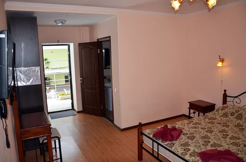 Стандарт 2-х местный. Гостиница "На Эскадронной". Евпатория Стандарт 2-х местный. Гостиница "На Эскадронной". Евпатория