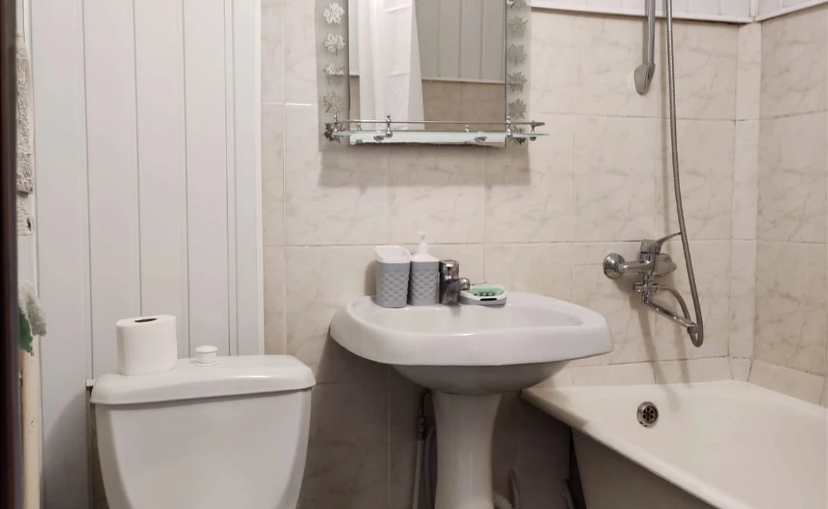 1-но комн квартира в центре п Лазаревское. 1-но комн кв у жд. Лазаревское