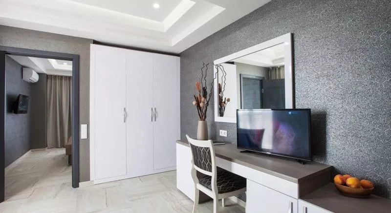 Suite (люкс). Гостиница "Парк Авеню". Кореиз