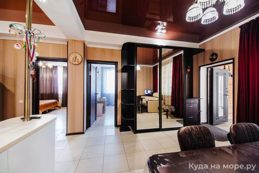 Коттедж под ключ. Коттедж в центре для семьи или 6−8 человек. Лазаревское