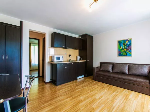 Двухкомнатный номер с кухней и видом на парк (1 этаж). Гостиничный комплекс Зеленый мыс. Алупка