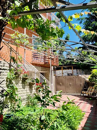 . Частный сектор "На Калараша" . Лазаревское