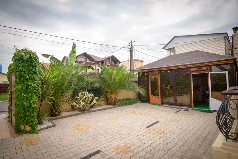 . Коттедж "Регина" . Адлер