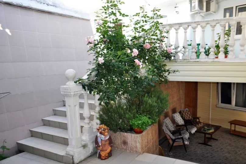 . Гостевой дом "У Роберта". Лоо