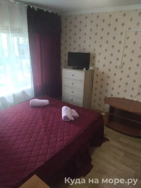 Трехместный номер со всеми удобствами первый этаж. Гостевой дом "Ставрополье". Гостевые дома в Лазаревском Трехместный номер со всеми удобствами первый этаж. Гостевой дом "Ставрополье". Гостевые дома в Лазаревском