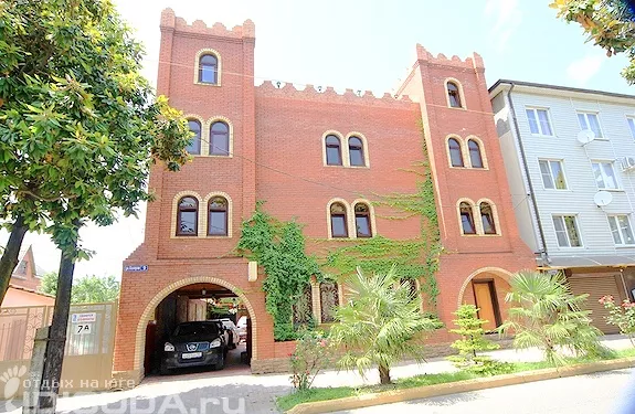 . Гостиница "Яна". Лазаревское