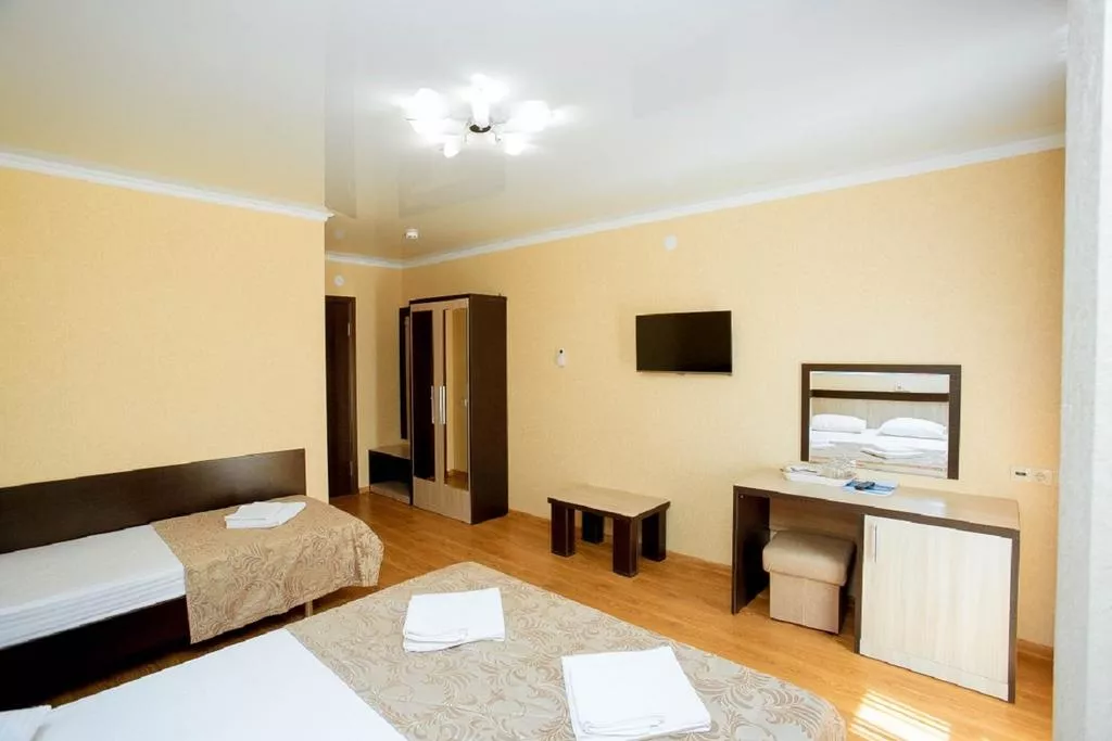 3-х местный номер . Гостиница "Венера 4". Витязево