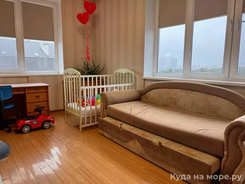 . Квартира в многоквартирном доме Четырехкомнатная квартира в центре Геленджика. Геленджик