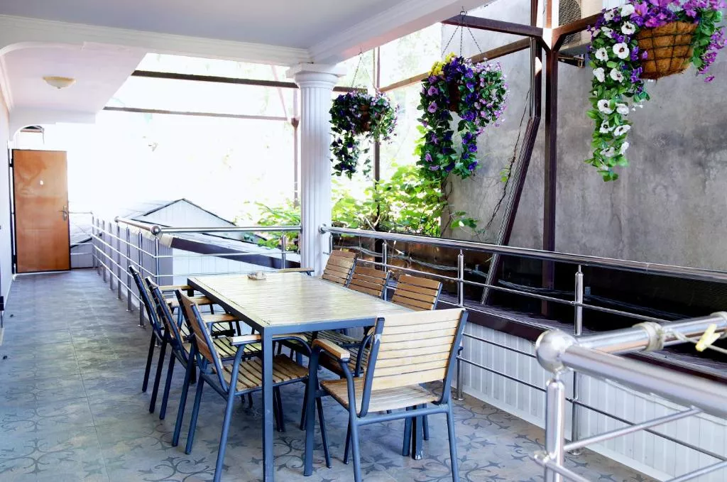 2-местный 2х-комн. номер Люкс. Гостевой дом "Гагра-Лазурная". Гагра