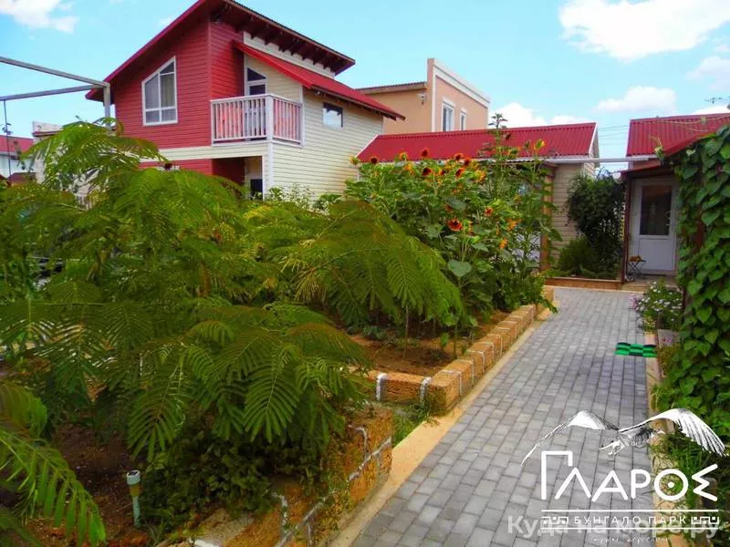 . Бунгало парк «ΓΛΑΡΟΣ». Береговое