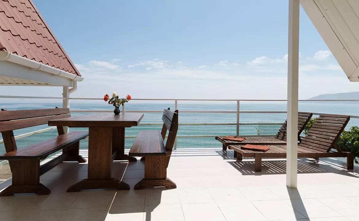 Апартаменты двухкомнатные (вид на море). Эллинги "KATRIN". Орджоникидзе