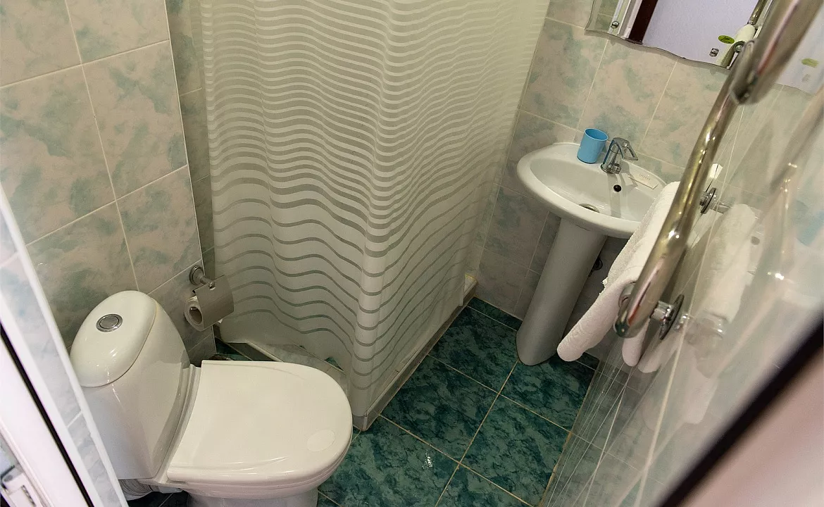 Трехместный номер с балконом и видом на бассейн. Отель "Ниагара Фоллс". Сочи