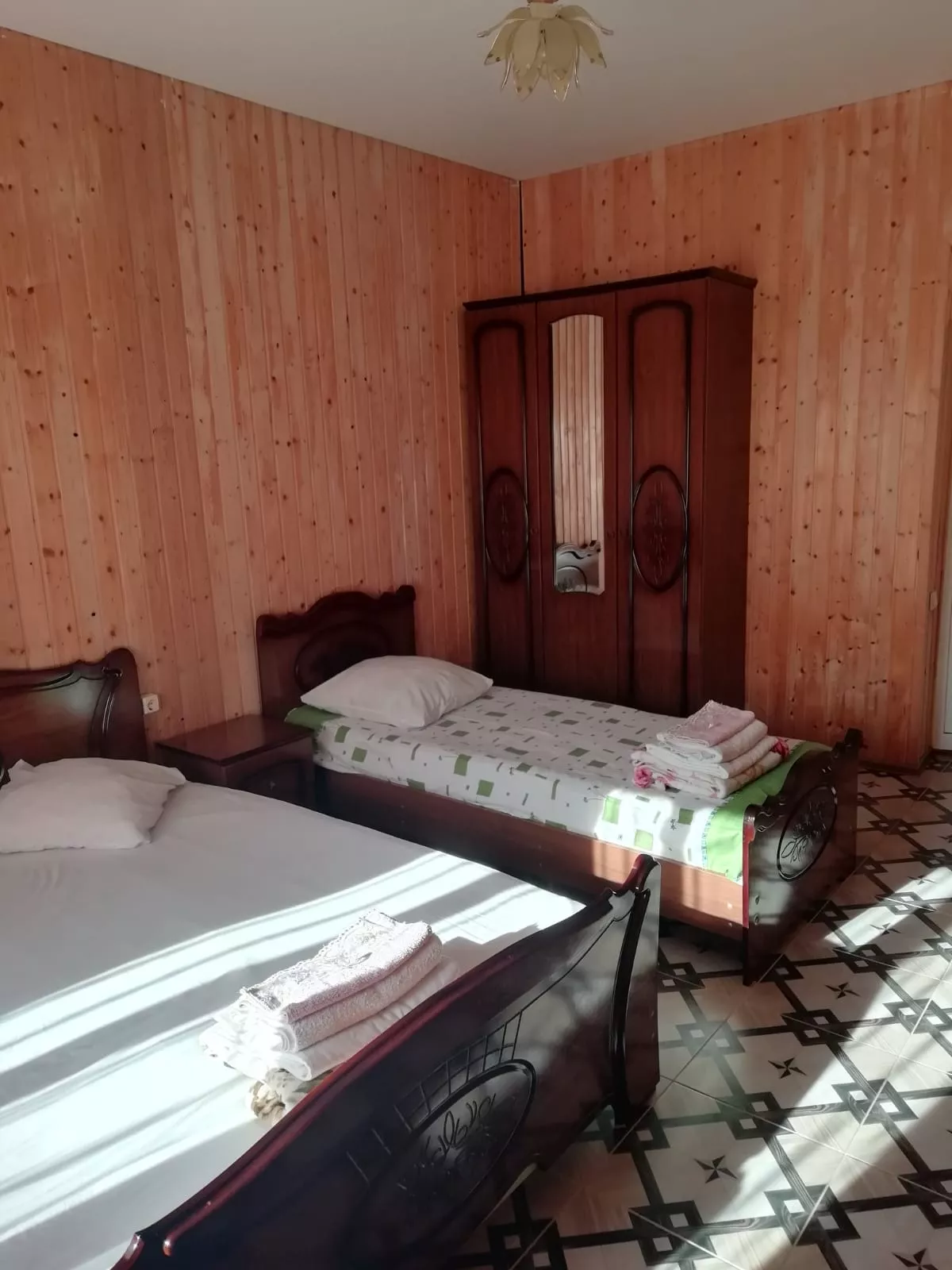 . «Роберт и Оксана». Пицунда