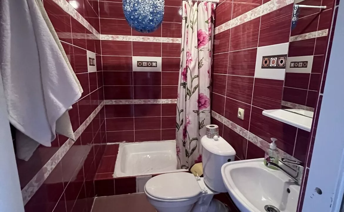 Четырехместный улучшенный номер с балконом, от 1 до 4 гостей, двуспальная кровать, балкон. Мини-отель Моника. Анапа Четырехместный улучшенный номер с балконом, от 1 до 4 гостей, двуспальная кровать, балкон. Мини-отель Моника. Анапа