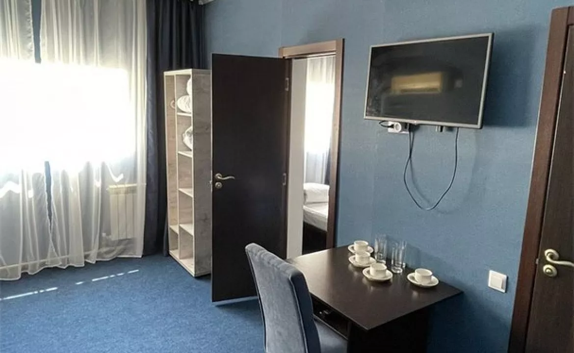 Семейный двухкомнатный. Отель "Адмирал" . Лазаревское