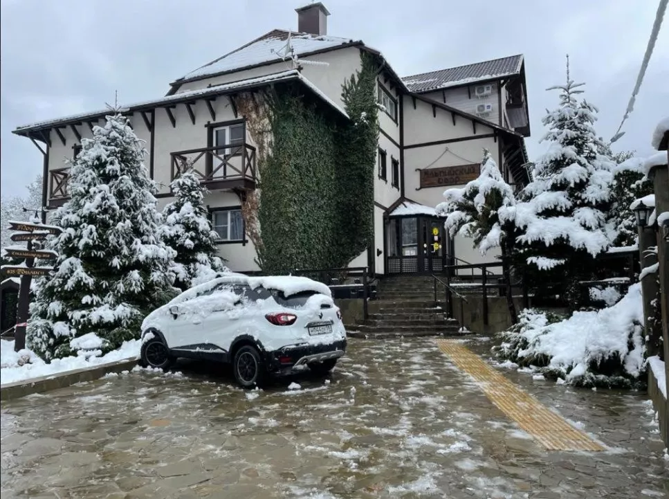 . Отель Отель Альпийский двор. Красная Поляна