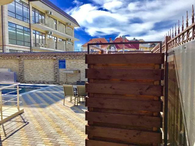 . Гостевой дом "Кристалл". Лазаревское