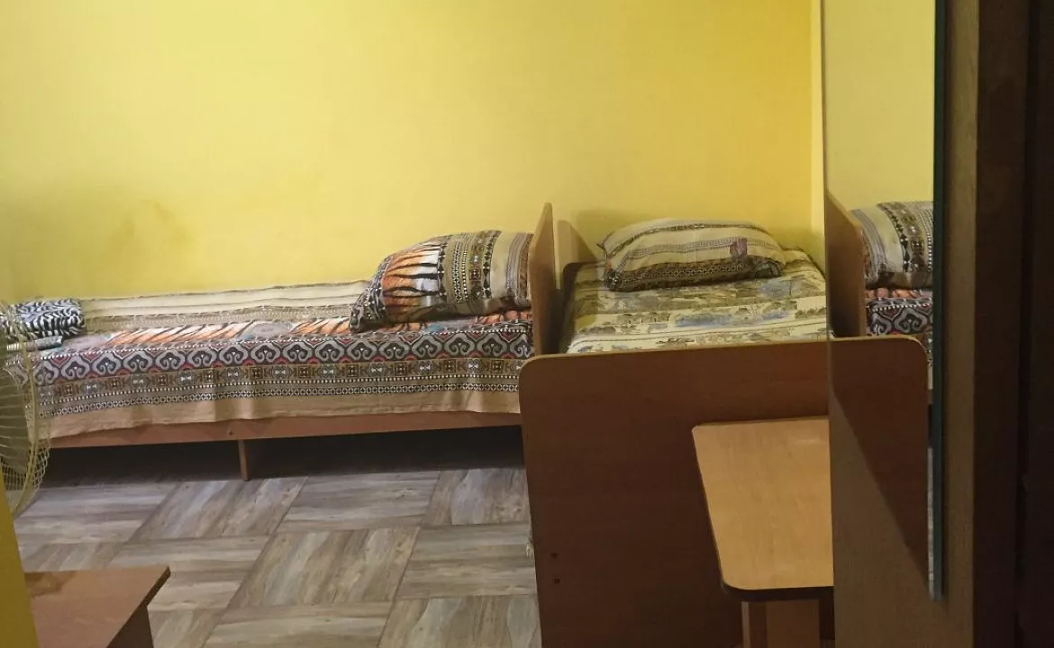 Трехместный «Эконом» 2 этаж. Гостевой дом на Комарова 17. Витязево