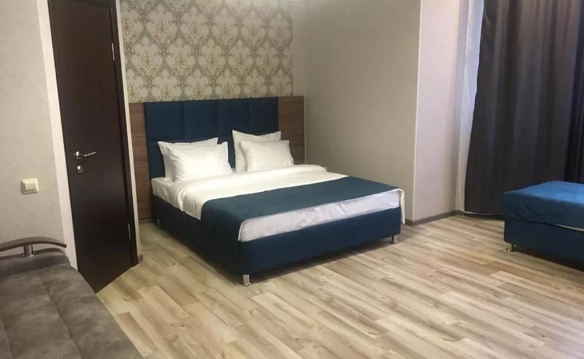 СТАНДАРТНЫЙ 5-ТИ МЕСТНЫЙ НОМЕР С КРОВАТЬЮ. Гостевой дом "Family". Лазаревское