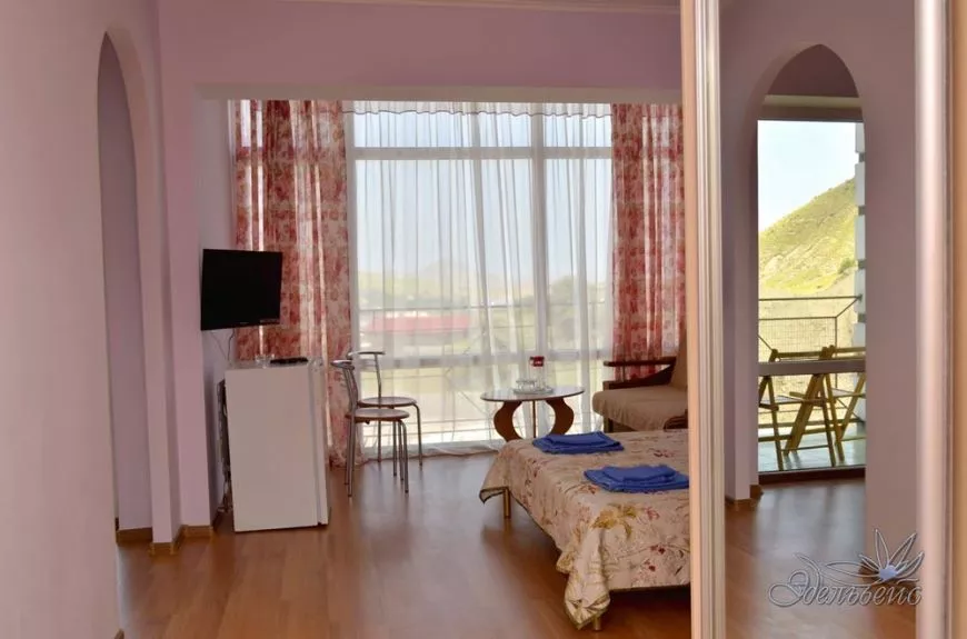 2-комнатный номер. Гостевой дом «Эдельвейс». Коктебель