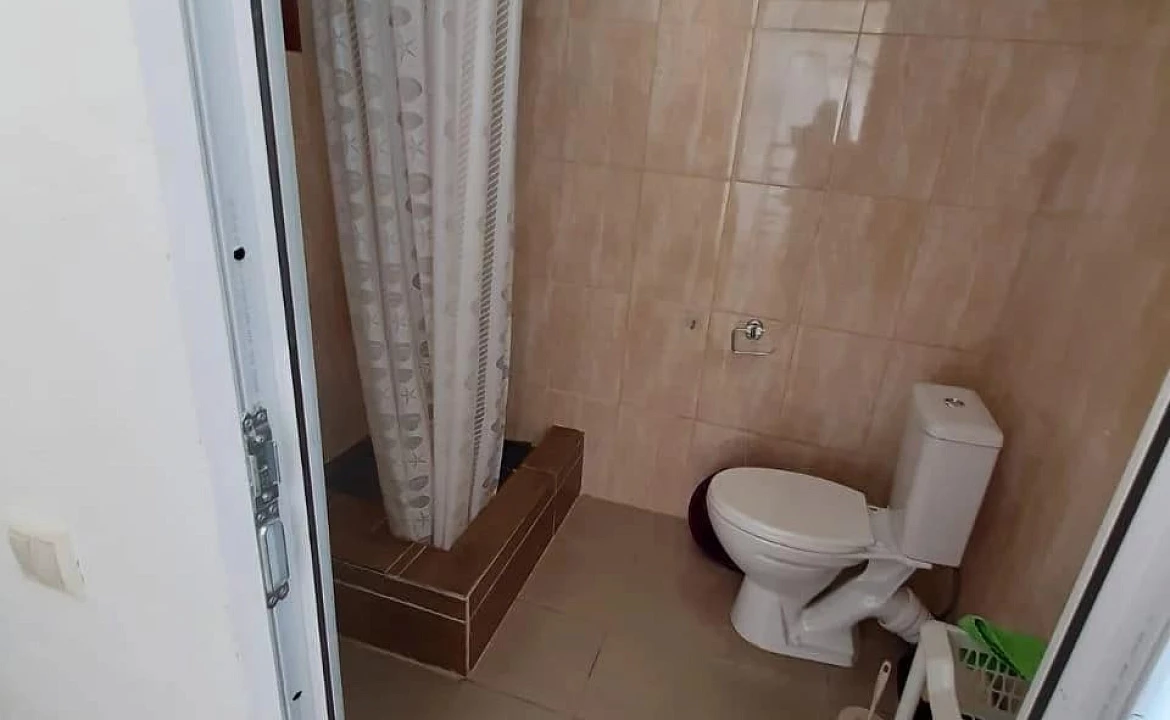 Двухместный номер люкс, от 1 до 2 гостей, двуспальная кровать, балкон, вид на море. Гостевой дом "Горная лаванда". Лазаревское