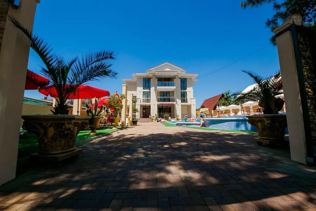 . Гостиница "Гранат". Дивноморское