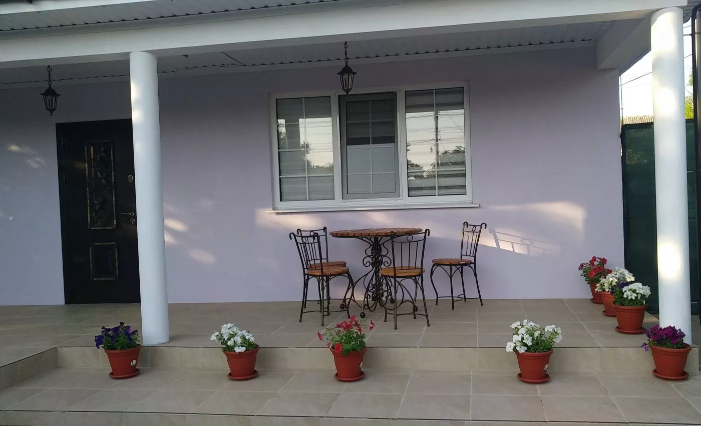 . Частный дом на Набережной в с. Каменское. Крым - частный сектор