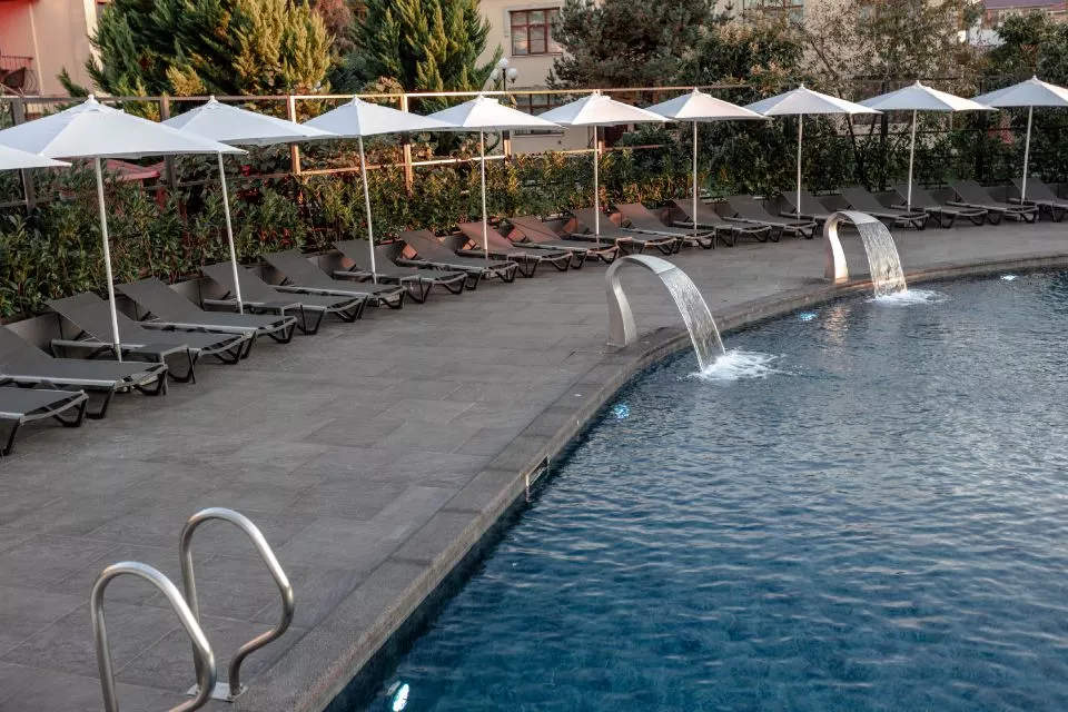 . Курортный отель Моне. Адлер