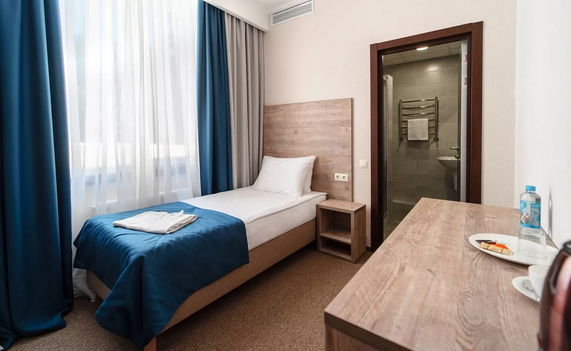 Стандартный однокомнатный номер с 1 односпальной кроватью. Отель "Вилла Голубой залив". Симеиз