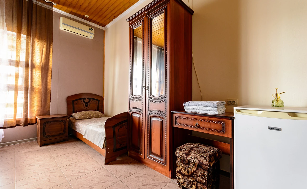 Пятиместный стандарт. Гостевой дом УЮТ на ул. Новороссийское шоссе 1/7. Джубга