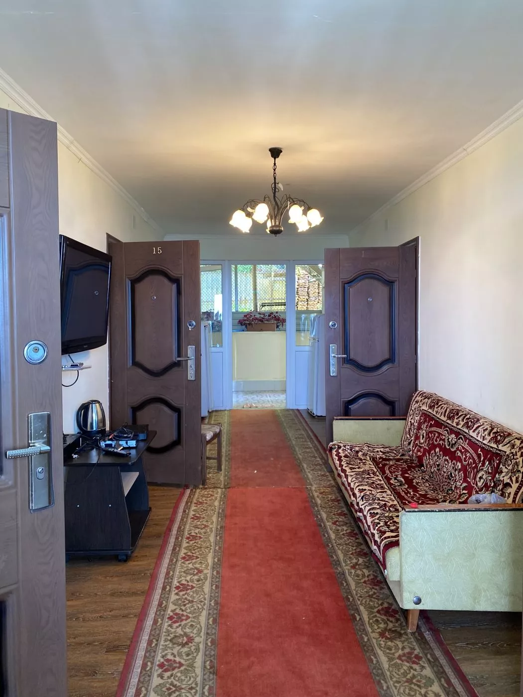 . Гостевой дом "Несник" . Гагра