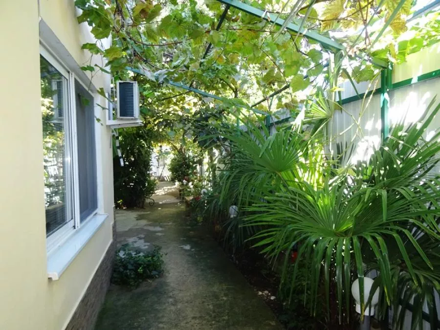 . Гостевой дом "Яна" . Лазаревское