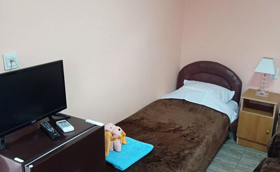 4х местный номер. Гостевой дом   "Отдых". Кучугуры