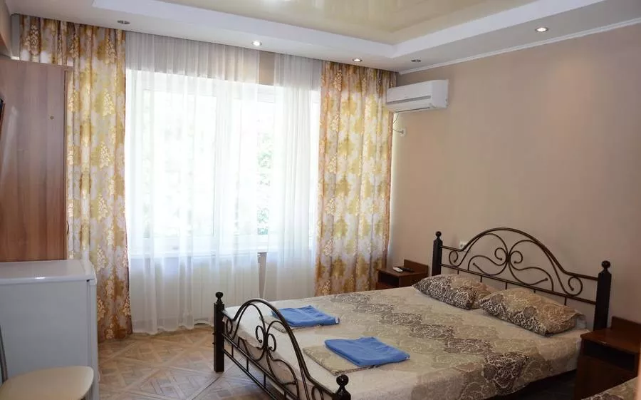 Трёхместный номер  Трёхместный номер