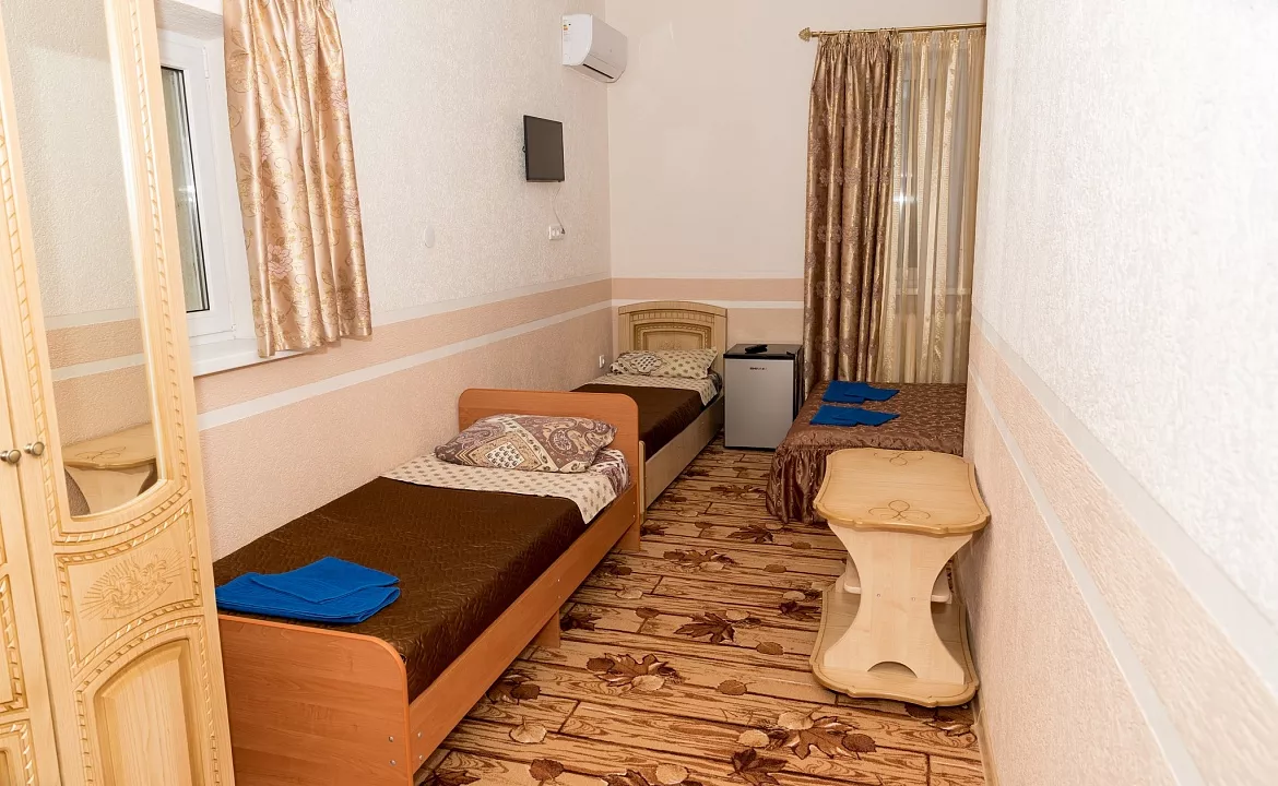 Четырехместный номер класса стандарт со всеми удобствами. Гостевой дом "Ника" - Анапа. Анапа Четырехместный номер класса стандарт со всеми удобствами. Гостевой дом "Ника" - Анапа. Анапа