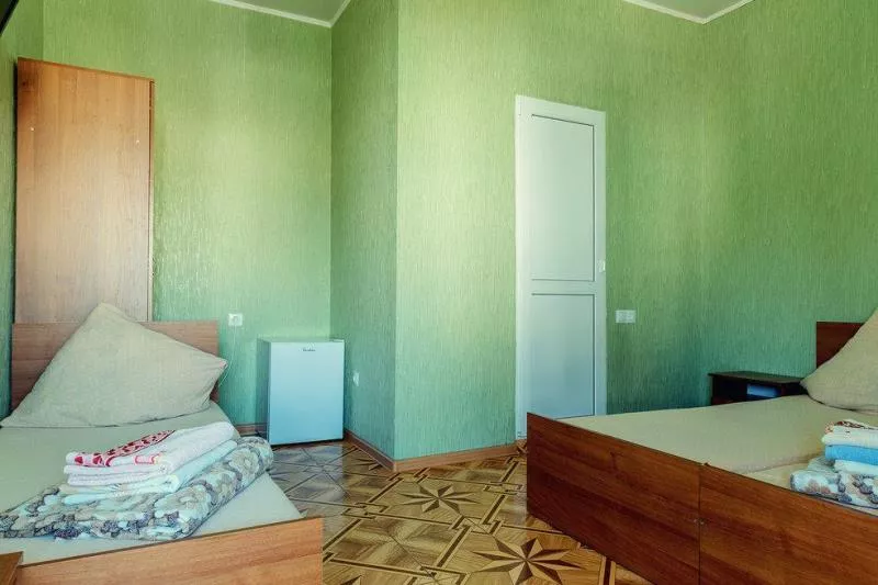 4-х местный номер Стандарт. Гостевой дом "Лидия" - Адлер. Адлер 4-х местный номер Стандарт. Гостевой дом "Лидия" - Адлер. Адлер