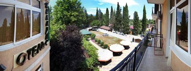 . Отель "Кипарис". Пицунда