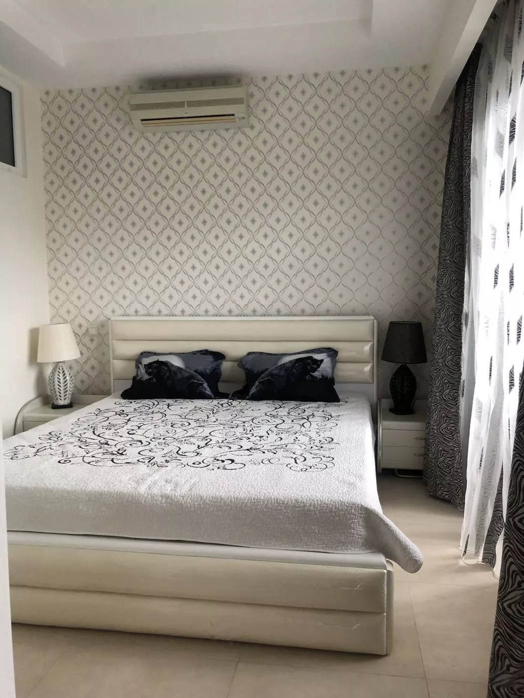 . Квартира в многоквартирном доме Апартаменты . Алушта