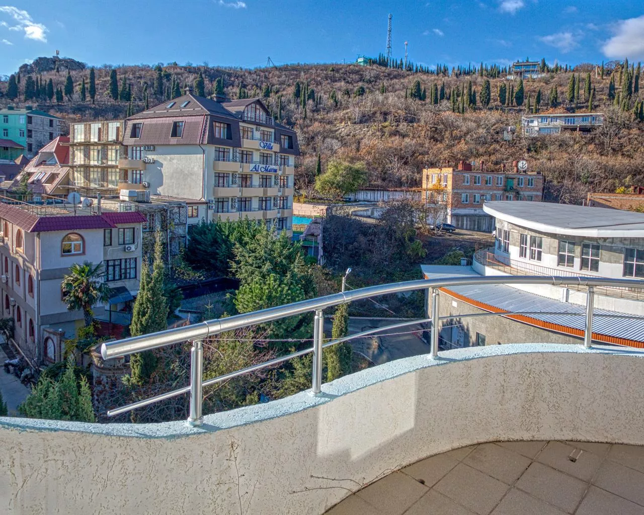 . Отель «Интер». Утёс