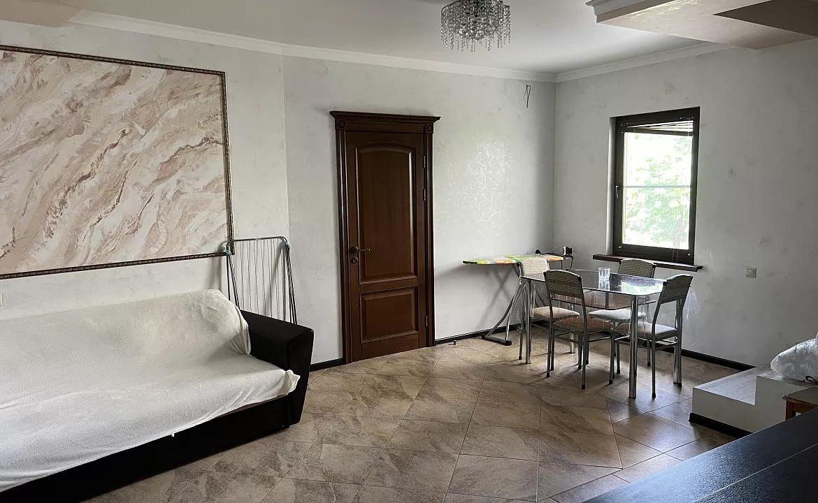 Комната 2. Гостевой дом Lux. Квартиры в Пицунде